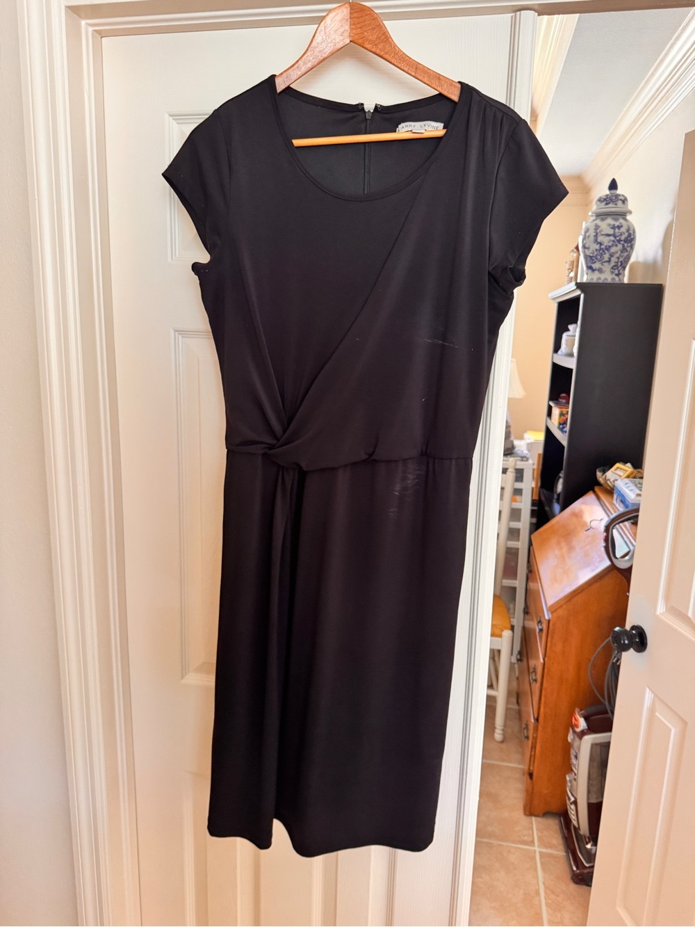 Larry Levine Black Knot-Front Cap Sleeve Midi Dress